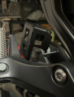 YAMAHA MT-09 HIDROLIK SIVI HAZNESİ KORUMA KAPAĞI - Görsel 3